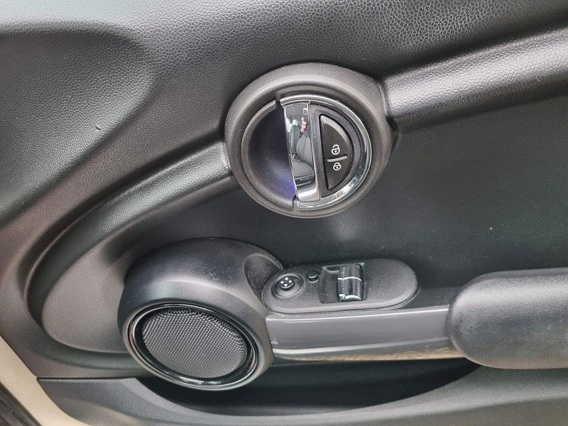 MINI Hatch 1.5 Cooper Euro 6 (s/s) 3dr 3dr Manual 2025
