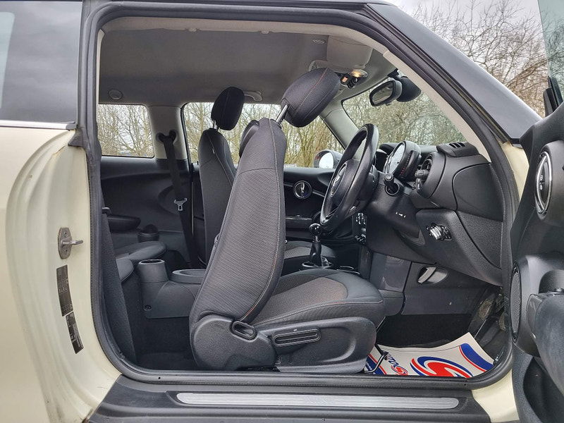 MINI Hatch 1.5 Cooper Euro 6 (s/s) 3dr 3dr Manual 2025