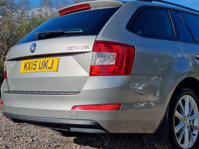 Skoda Octavia 2.0 TDI Elegance DSG Euro 5 (s/s) 5dr 5dr Automatic 2025
