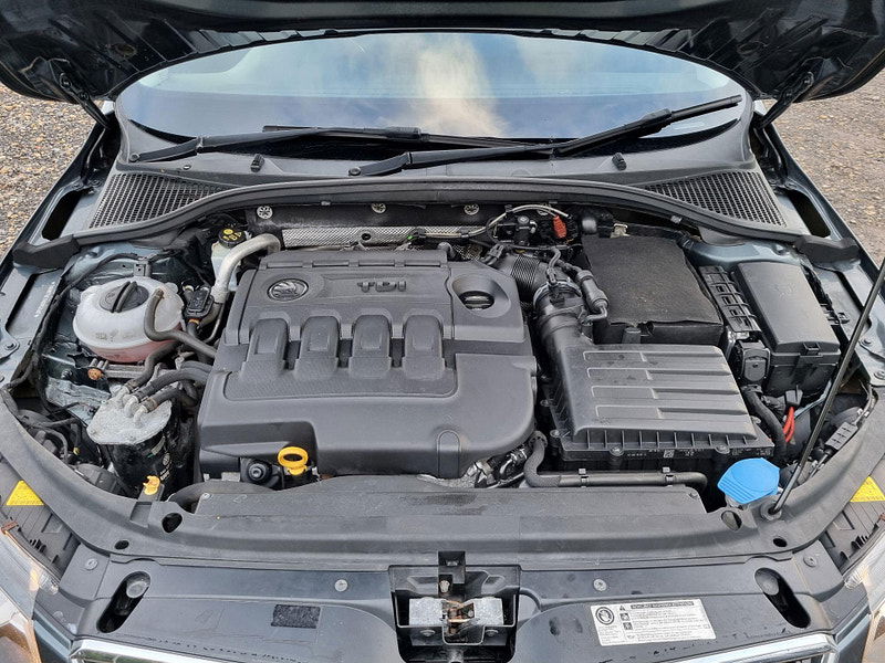 Skoda Octavia 2.0 TDI Scout DSG 4WD Euro 6 (s/s) 5dr 5dr Automatic 2025