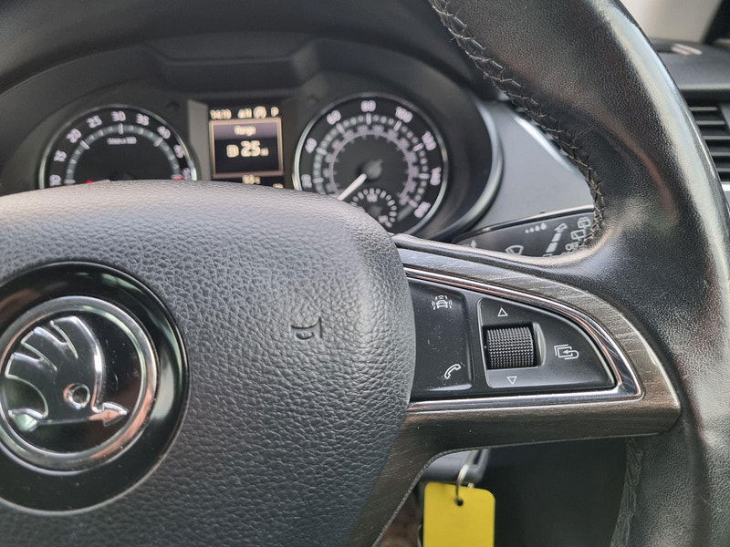 Skoda Octavia 2.0 TDI Scout DSG 4WD Euro 6 (s/s) 5dr 5dr Automatic 2025