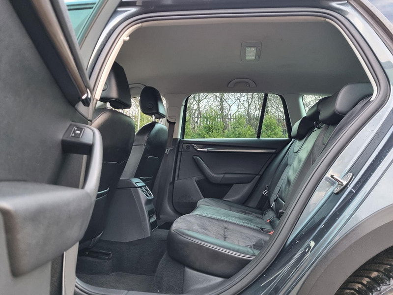 Skoda Octavia 2.0 TDI Scout DSG 4WD Euro 6 (s/s) 5dr 5dr Automatic 2025