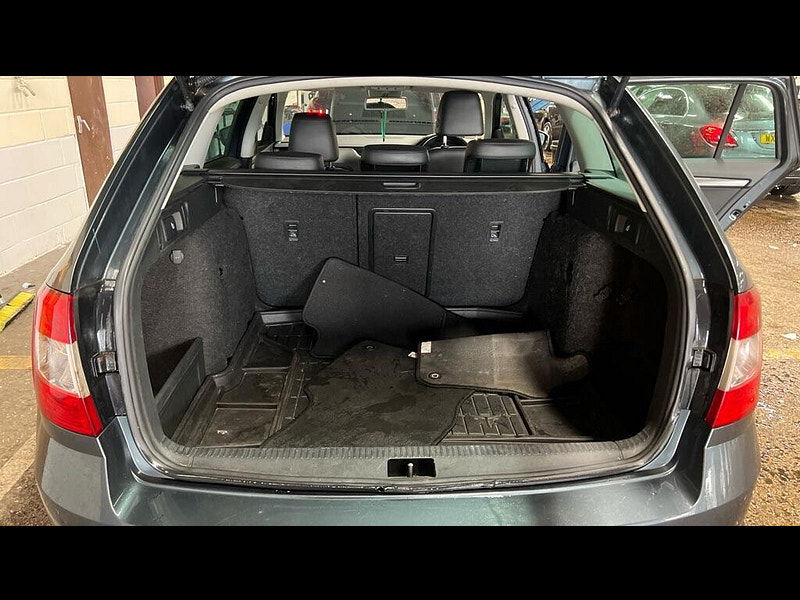 Skoda Octavia 2.0 TDI Scout DSG 4WD Euro 6 (s/s) 5dr 5dr Automatic 2025