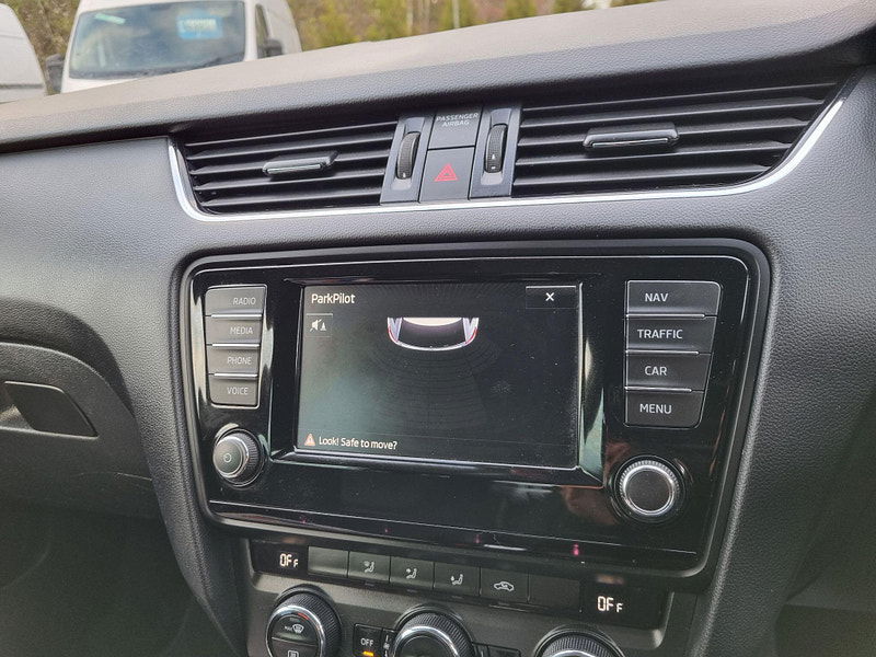 Skoda Octavia 2.0 TDI Scout DSG 4WD Euro 6 (s/s) 5dr 5dr Automatic 2025