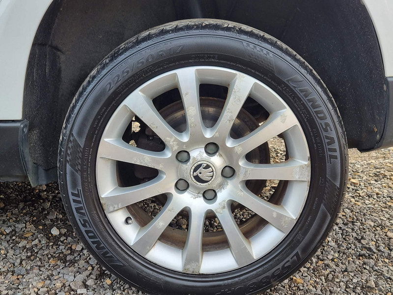 Skoda Yeti 2.0 TDI SE Outdoor 4WD Euro 5 5dr 5dr Manual 2025