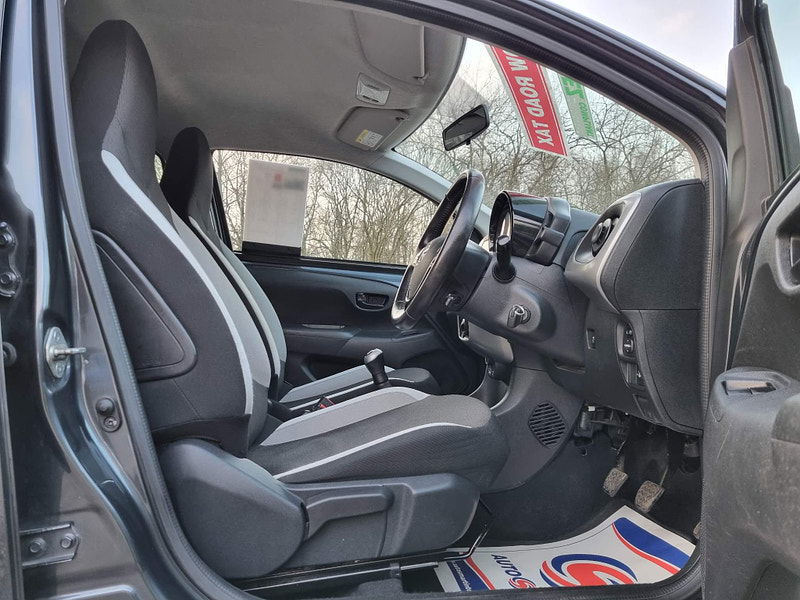 Toyota Aygo 1.0 VVT-i x-play Euro 5 5dr Euro 5 5dr Manual 2025