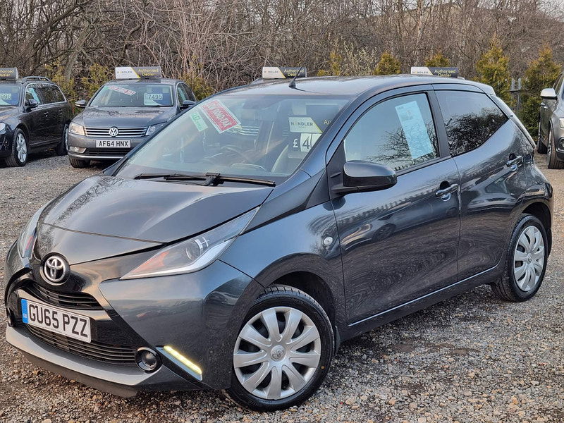 Toyota Aygo 1.0 VVT-i x-play Euro 5 5dr Euro 5 5dr Manual 2025