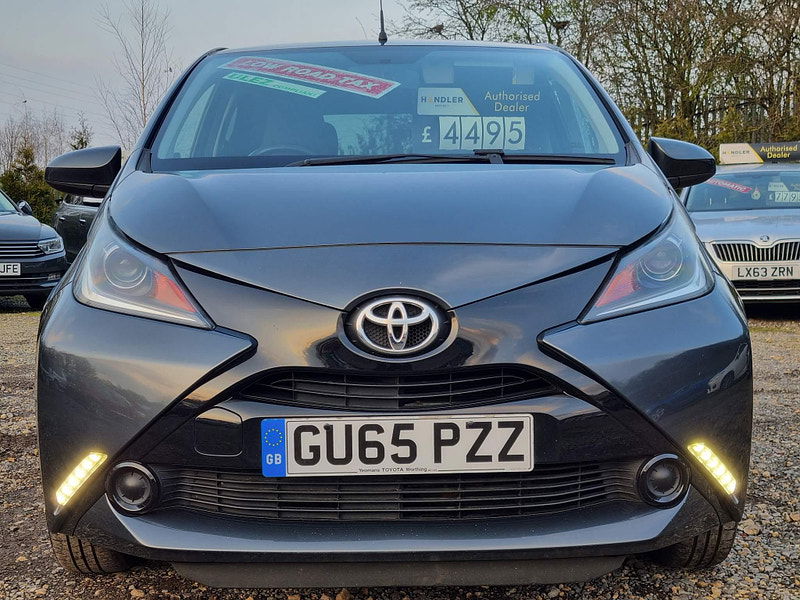 Toyota Aygo 1.0 VVT-i x-play Euro 5 5dr Euro 5 5dr Manual 2025