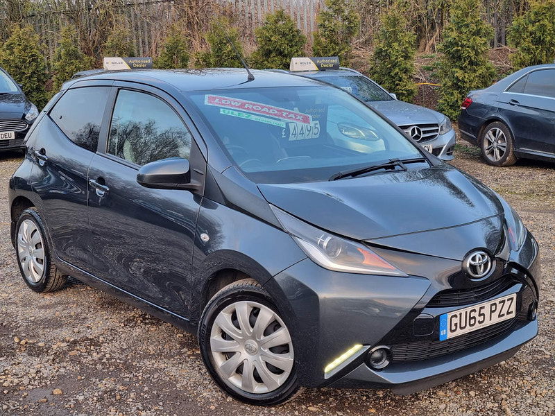Toyota Aygo 1.0 VVT-i x-play Euro 5 5dr Euro 5 5dr Manual 2025