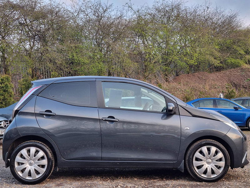 Toyota Aygo 1.0 VVT-i x-play Euro 5 5dr Euro 5 5dr Manual 2025
