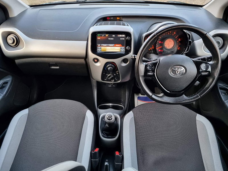 Toyota Aygo 1.0 VVT-i x-play Euro 5 5dr Euro 5 5dr Manual 2025