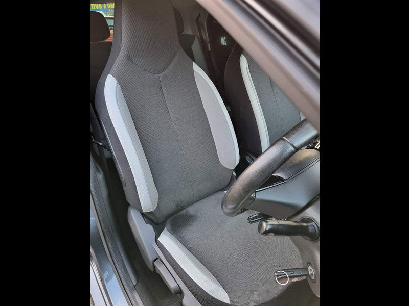 Toyota Aygo 1.0 VVT-i x-play Euro 5 5dr Euro 5 5dr Manual 2025