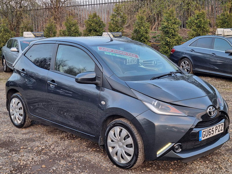 Toyota Aygo 1.0 VVT-i x-play Euro 5 5dr Euro 5 5dr Manual 2025