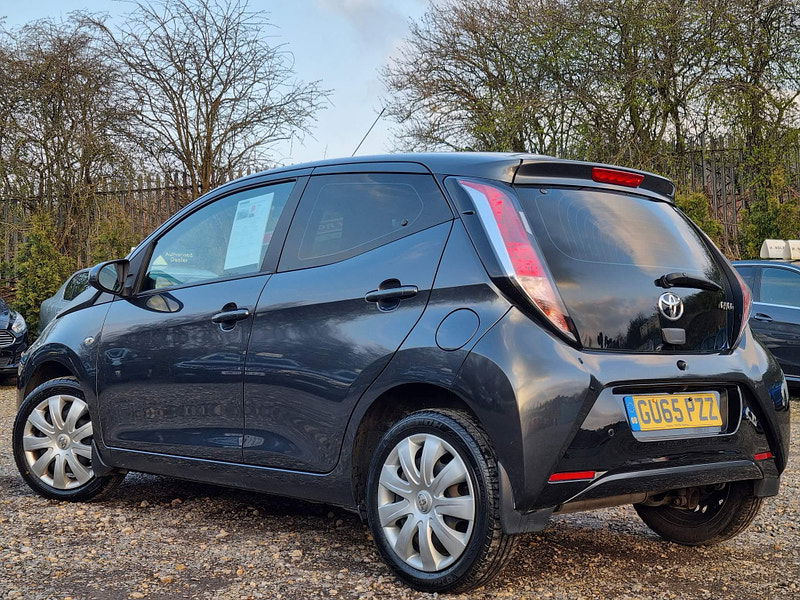 Toyota Aygo 1.0 VVT-i x-play Euro 5 5dr Euro 5 5dr Manual 2025