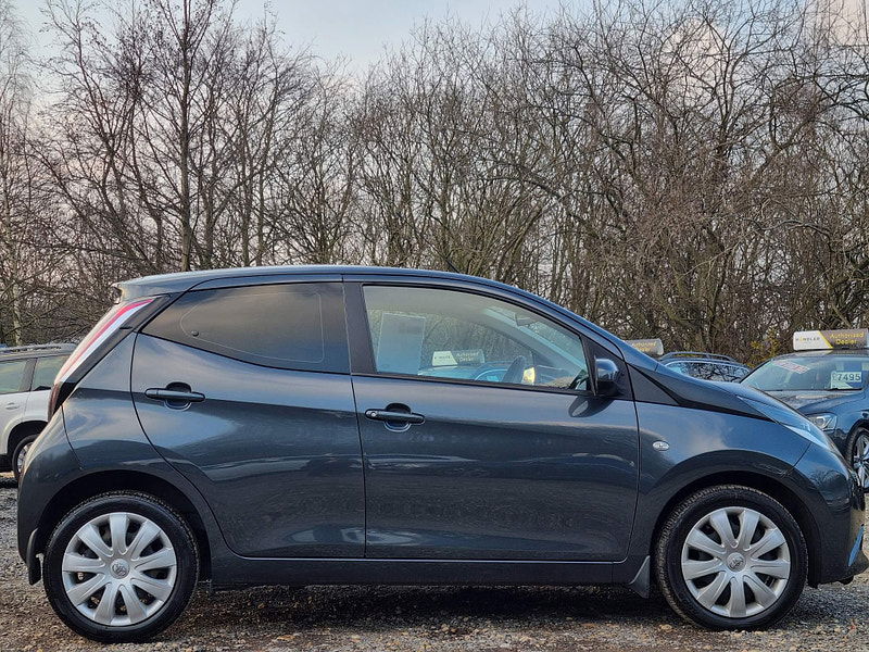 Toyota Aygo 1.0 VVT-i x-play Euro 5 5dr Euro 5 5dr Manual 2025
