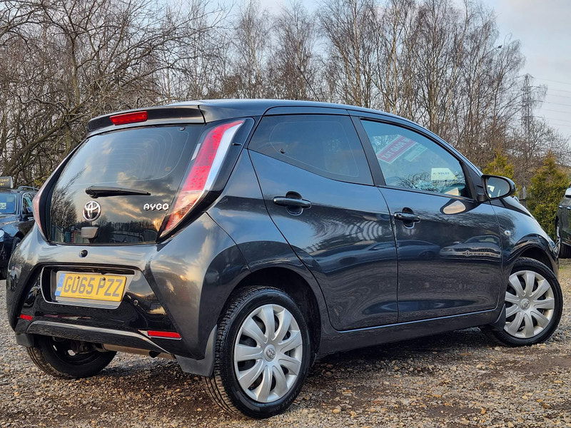 Toyota Aygo 1.0 VVT-i x-play Euro 5 5dr Euro 5 5dr Manual 2025
