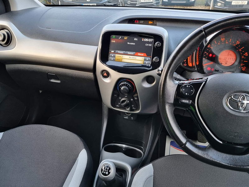 Toyota Aygo 1.0 VVT-i x-play Euro 5 5dr Euro 5 5dr Manual 2025
