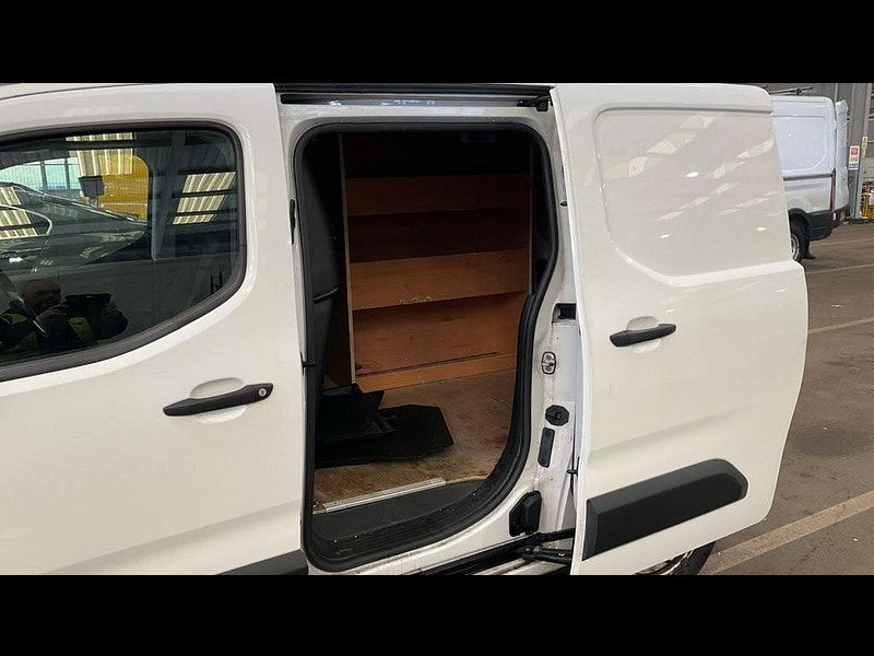 Vauxhall Combo 1.5 Turbo D 2000 Edition L1 H1 Euro 6 (s/s) 4dr 4dr Manual 2025