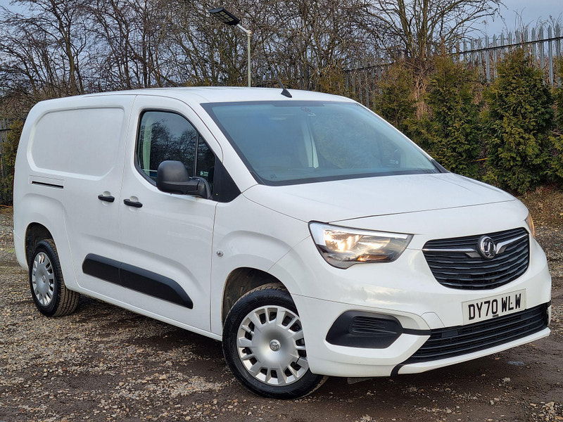 Vauxhall Combo 1.5 Turbo D 2300 Sportive L2 H1 Euro 6 (s/s) 4dr 4dr Manual 2025