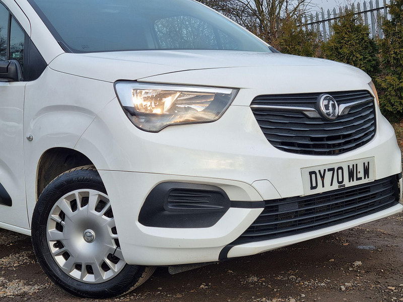 Vauxhall Combo 1.5 Turbo D 2300 Sportive L2 H1 Euro 6 (s/s) 4dr 4dr Manual 2025