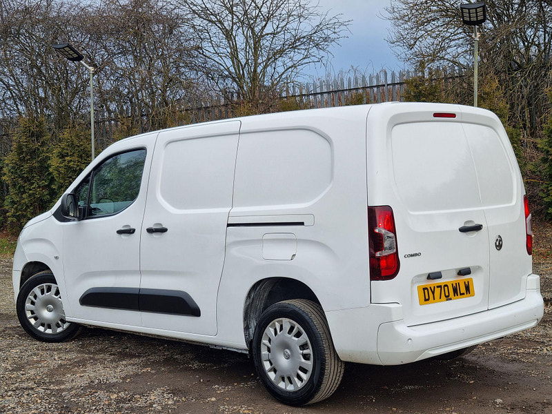 Vauxhall Combo 1.5 Turbo D 2300 Sportive L2 H1 Euro 6 (s/s) 4dr 4dr Manual 2025