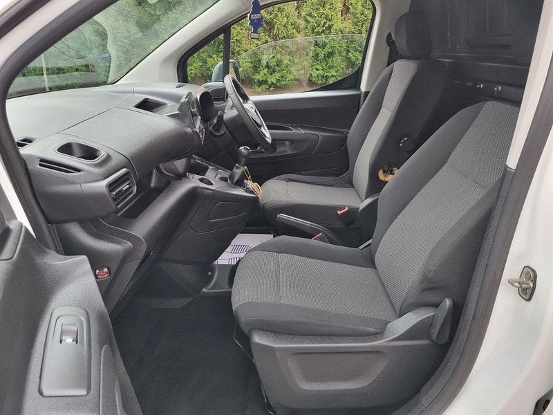 Vauxhall Combo 1.6 Turbo D 2300 Edition L2 H1 Euro 6 (s/s) 6dr 6dr Manual 2025