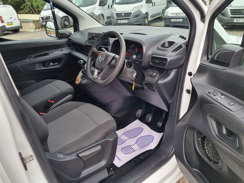 Vauxhall Combo 1.6 Turbo D 2300 Edition L2 H1 Euro 6 (s/s) 6dr 6dr Manual 2025