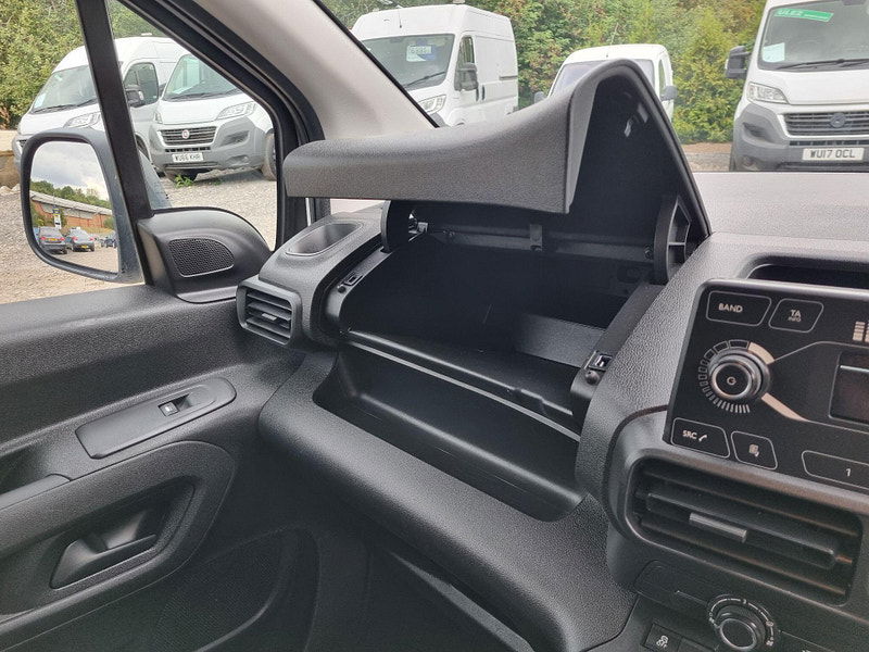 Vauxhall Combo 1.6 Turbo D 2300 Edition L2 H1 Euro 6 (s/s) 6dr 6dr Manual 2025