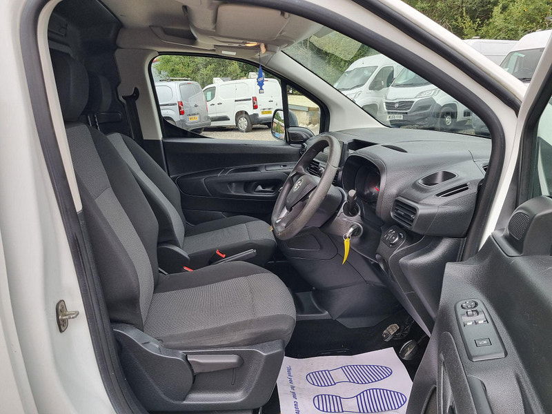 Vauxhall Combo 1.6 Turbo D 2300 Edition L2 H1 Euro 6 (s/s) 6dr 6dr Manual 2025