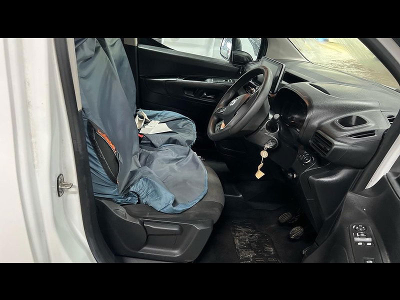 Vauxhall Combo 1.6 Turbo D 2300 Sportive L1 H1 Euro 6 (s/s) 4dr 4dr Manual 2025