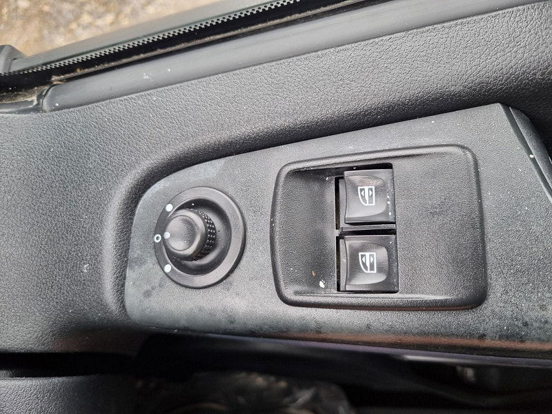 Vauxhall Vivaro 1.6 CDTi 2900 Crew Van L2 H1 Euro 6 (s/s) 5dr (6 Seat) 5dr Manual 2025