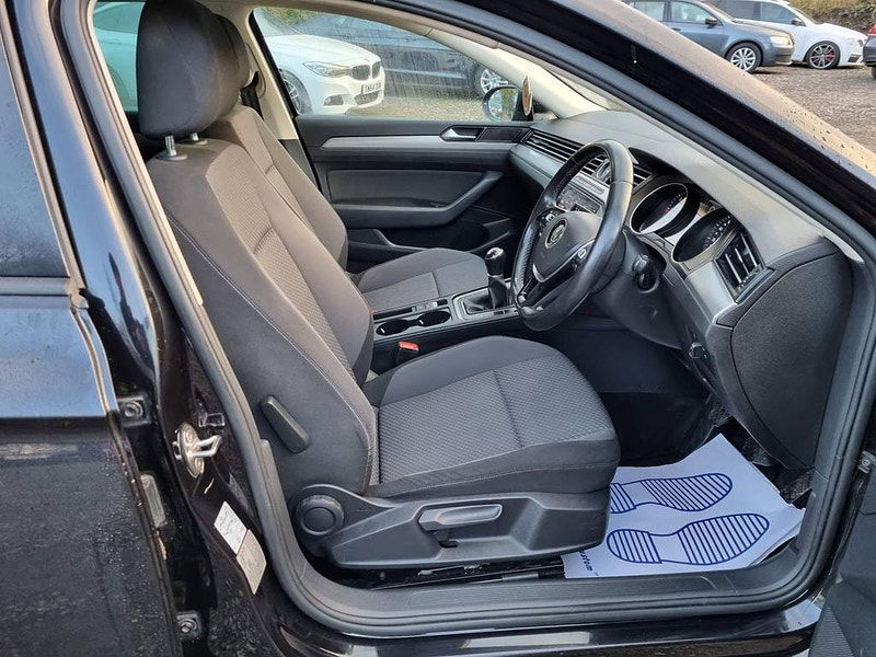 Volkswagen Passat 2.0 TDI S Euro 6 (s/s) 5dr 5dr Manual 2025