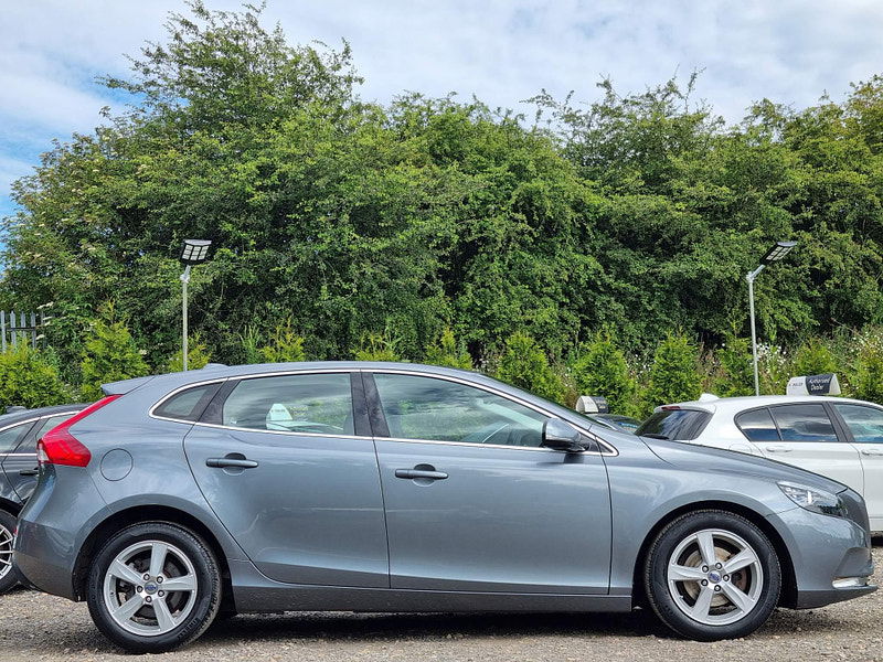 Volvo V40 1.6 D2 SE Euro 5 (s/s) 5dr 5dr Manual 2024