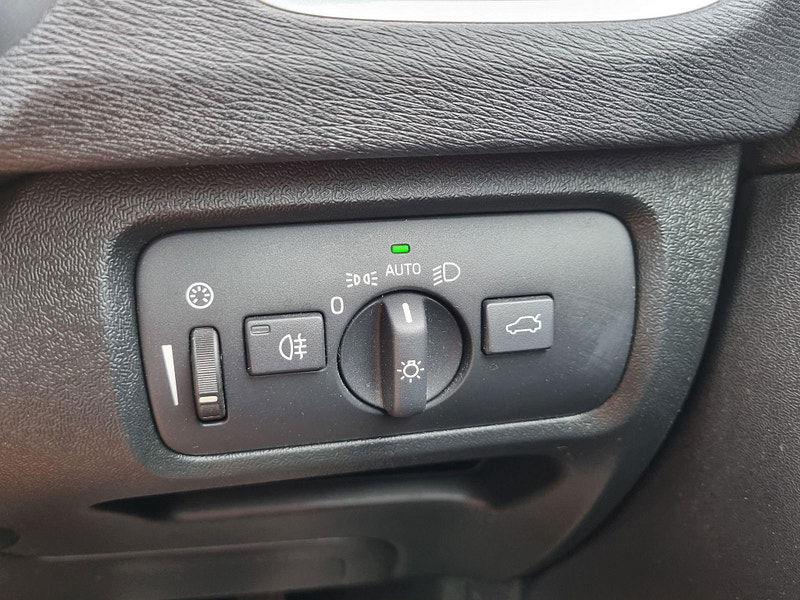 Volvo V40 2.0 D3 SE Lux Nav Euro 5 (s/s) 5dr 5dr Manual 2025