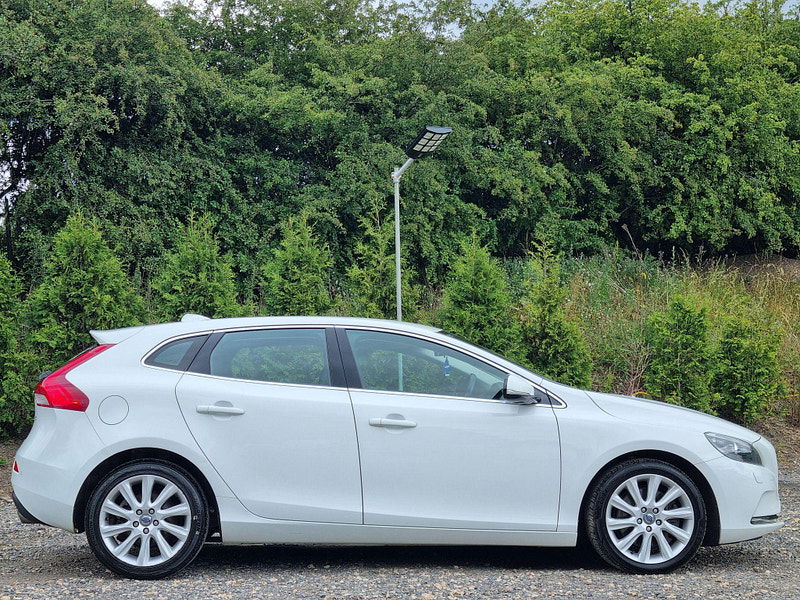 Volvo V40 2.0 D3 SE Lux Nav Euro 5 (s/s) 5dr 5dr Manual 2025