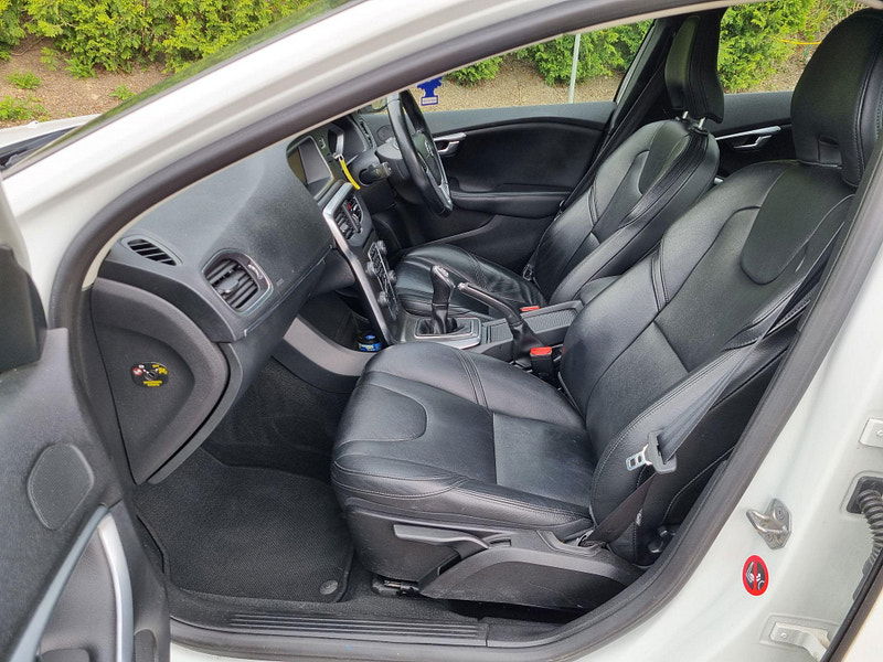 Volvo V40 2.0 D3 SE Lux Nav Euro 5 (s/s) 5dr 5dr Manual 2025