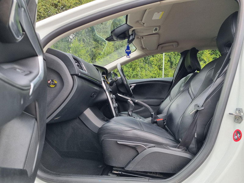 Volvo V40 2.0 D3 SE Lux Nav Euro 5 (s/s) 5dr 5dr Manual 2025