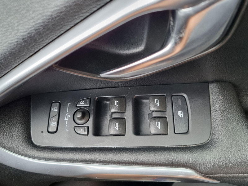 Volvo V40 2.0 D3 SE Lux Nav Euro 5 (s/s) 5dr 5dr Manual 2025