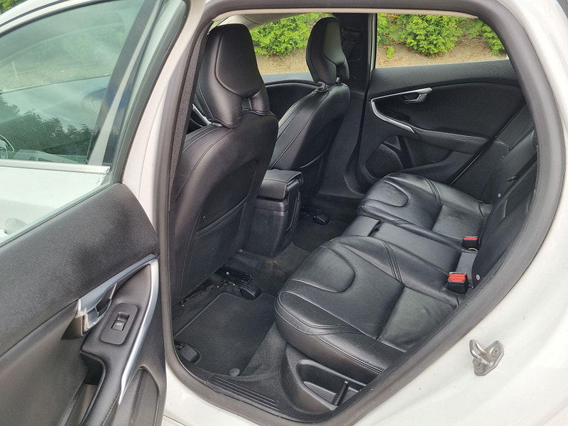 Volvo V40 2.0 D3 SE Lux Nav Euro 5 (s/s) 5dr 5dr Manual 2025