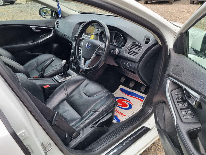 Volvo V40 2.0 D3 SE Lux Nav Euro 5 (s/s) 5dr 5dr Manual 2025