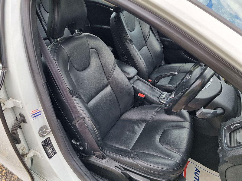 Volvo V40 2.0 D3 SE Lux Nav Euro 5 (s/s) 5dr 5dr Manual 2025