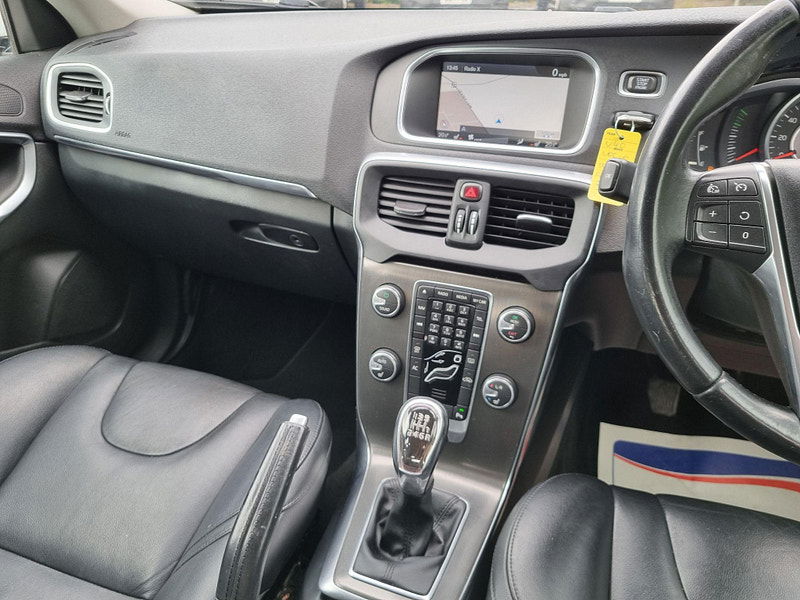 Volvo V40 2.0 D3 SE Lux Nav Euro 5 (s/s) 5dr 5dr Manual 2025