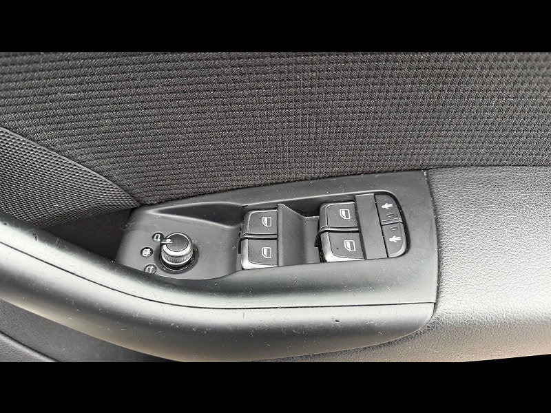 Audi Q3 2.0 TDI S line SUV 5dr Diesel Manual Euro 5 (s/s) (140 ps) 5dr Manual 2026