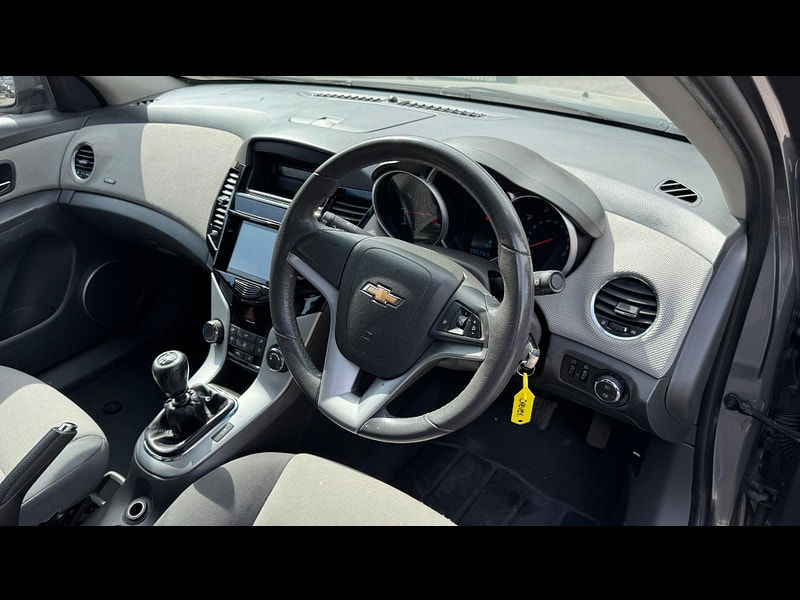 Chevrolet Cruze 1.6 LS Euro 5 4dr 4dr Manual 2025