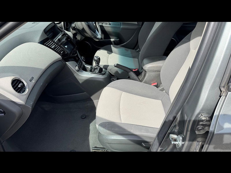 Chevrolet Cruze 1.6 LS Euro 5 4dr 4dr Manual 2025