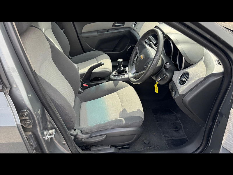 Chevrolet Cruze 1.6 LS Euro 5 4dr 4dr Manual 2025