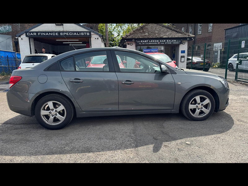 Chevrolet Cruze 1.6 LS Euro 5 4dr 4dr Manual 2025