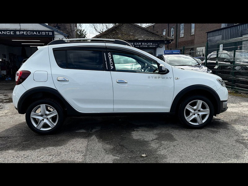 Dacia Sandero Stepway 0.9 TCe Ambiance Hatchback 5dr Petrol Manual Euro 6 (s/s) (90 ps) 5dr Manual 2026