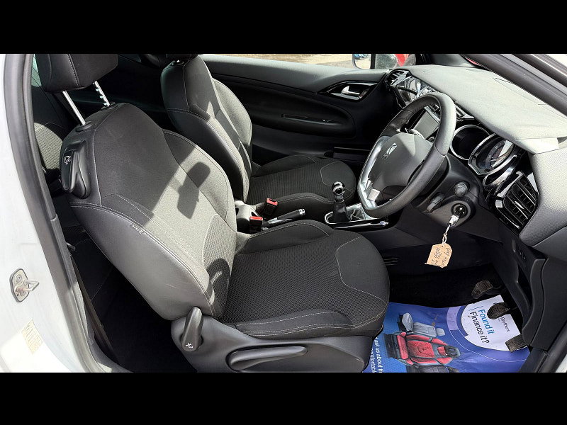 DS Automobiles DS 3 1.6 BlueHDi DStyle Hatchback 3dr Diesel Manual Euro 6 (s/s) (100 ps) 3dr Manual 2026