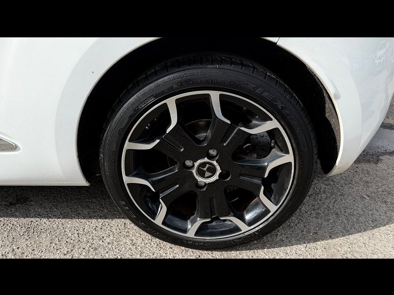 DS Automobiles DS 3 1.6 BlueHDi DStyle Hatchback 3dr Diesel Manual Euro 6 (s/s) (100 ps) 3dr Manual 2026